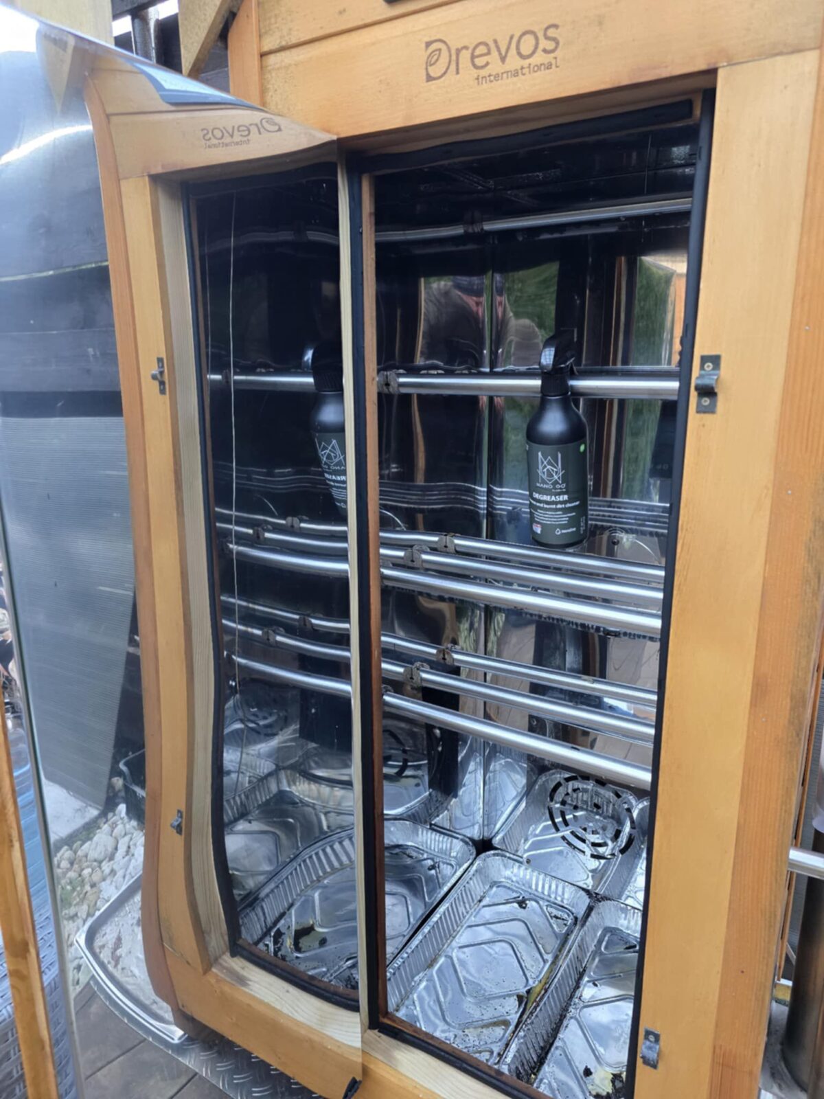 Prikepusių paviršių valiklis 500ml - Degreaser Medinė džiovinimo spinta su metalinėmis lentynomis