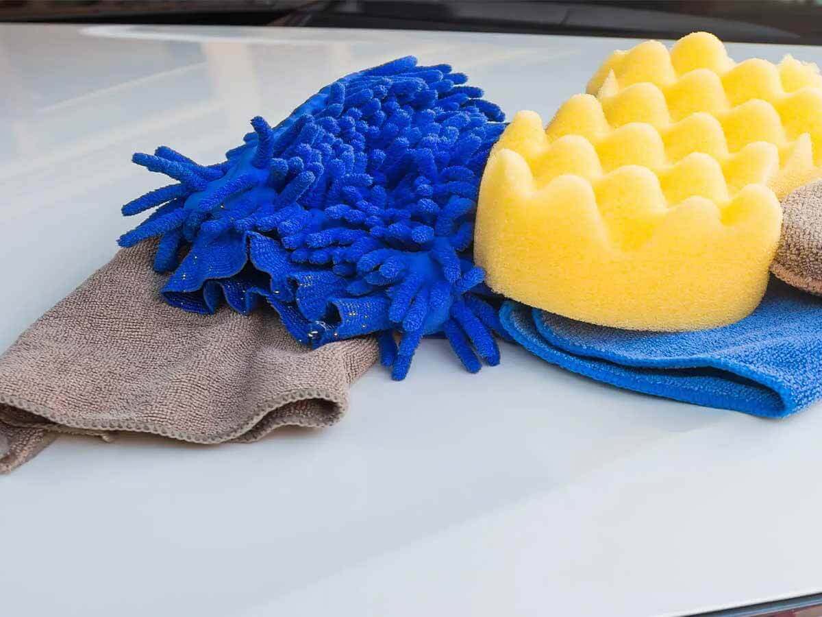 Microfiber cloths and cleaning sponges for car and surface care